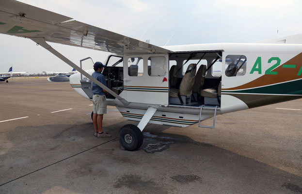 Rundflug über das Okawango Delta