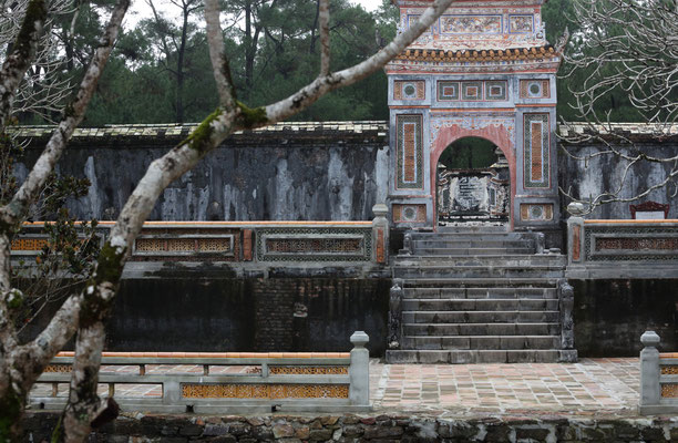 Khiem Cung, Hue