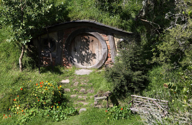 Hobbiton Movie Set