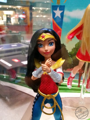 фото кукол DC Super Hero Girls с Comic Con