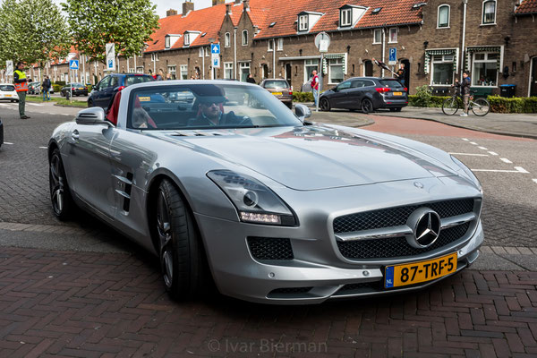 Mercesdes AMG SLS, grijs, 87-TRF-5, Papendrecht