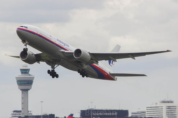 Malaysia Airlines, Boeing 777-300, 