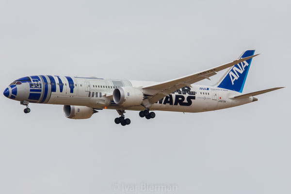 ANA Boeing 787-9 Dreamliner JA873A Star Wars livery