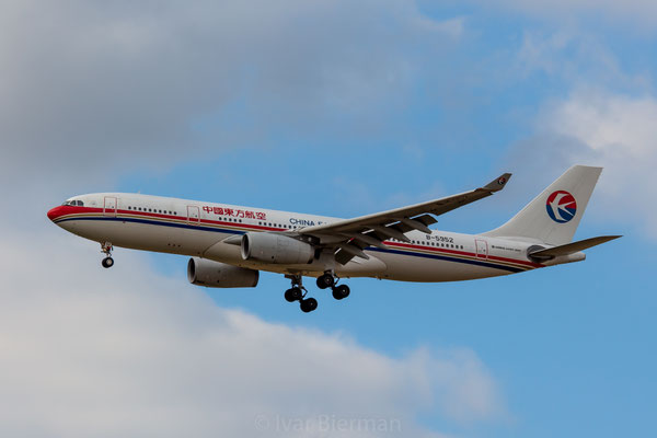 China Eastern A330-200 B-5952