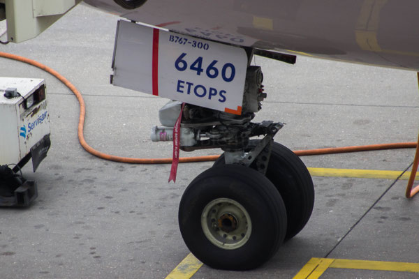 Delta Boeing 767 nose wheel