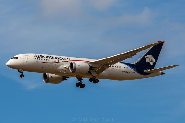 Aeromexico Boeing 787-8 N966AM