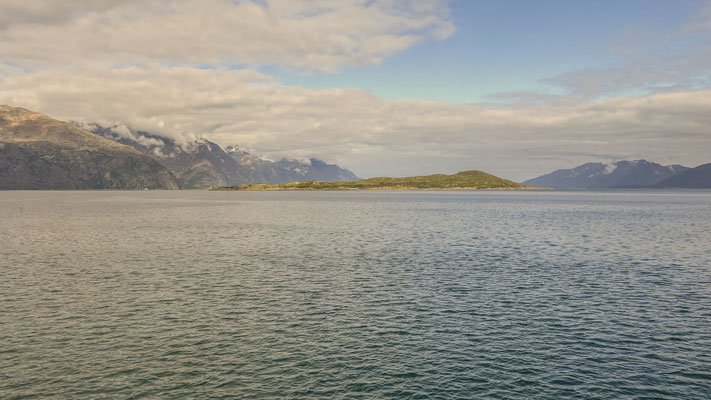 heute Morgen neun Uhr dreißig