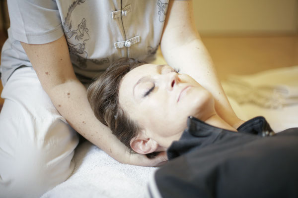 Praxis Shiatsu Lotus in Flüh, Baselland - Shiatsu für Erwachsene, Kinder und Jugendliche