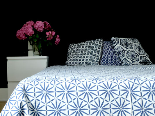 Handprinted blockprint patterned blanket from Delhi's Paharganj, using organic cotton. 11