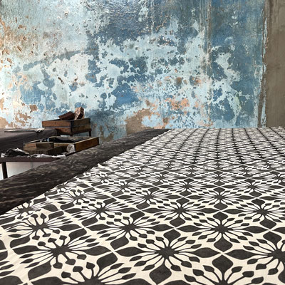 148cm wide Phuspa hand block printed cotton voile fabric from Delhi's Paharganj, available at our factory shop on India Janpath Lane.