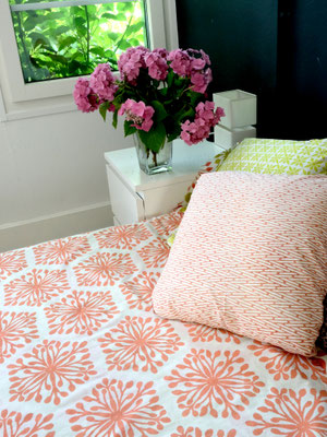 ⁠Snuggle up with a cozy blockprinted organic cotton blanket from Delhi, India