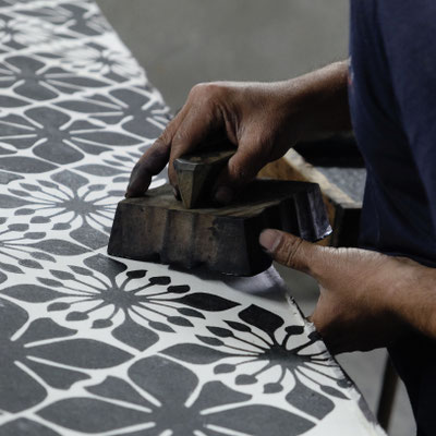 Our blockprinting fabric store near Connaught Place offers wide 156 cm organic cotton fabrics printed with eco-friendly inks.