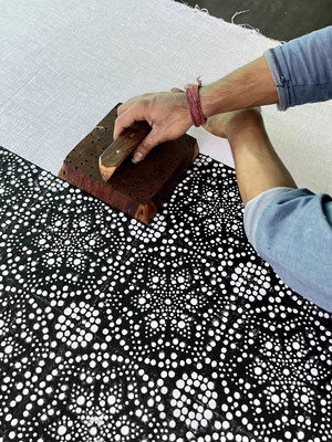 Experience the art of block printing at our Delhi workshop. Explore daily textile courses in the heart of the city and immerse yourself in this exquisite craft.
