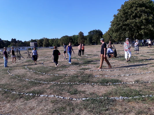 Labyrinthdurchgang bei Movement und Meditation mit Franca Schuller