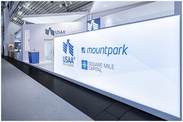 Grafikwand Messestand