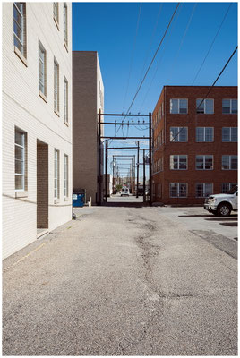 Amerikanisches Licht auf alter Fassade – Reise-Stimmung mit Geschichte.