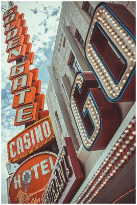 Verblasstes Neon-Schild in Las Vegas – Nostalgie zwischen Glanz und Verfall.