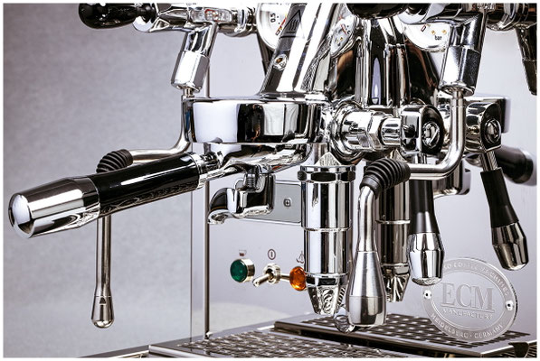 Detail Aufnahme Chrom kaffeemaschine