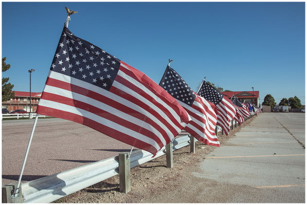 Alltagsgestaltung mit Stars & Stripes – Fotografie der kulturellen Prägung.