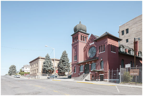 Kirche an der Straßenecke – mitten im Leben einer amerikanischen Stadt.