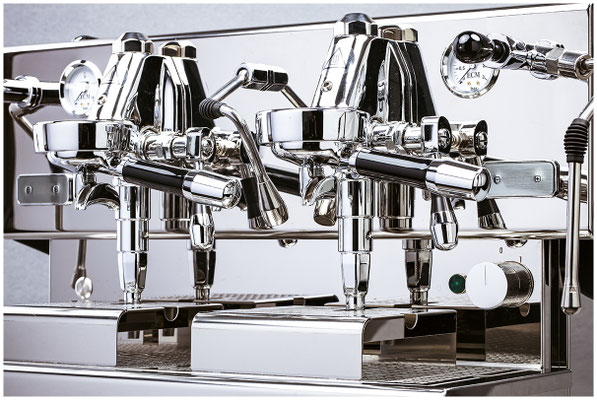 Detail Aufnahme Chrom kaffeemaschine