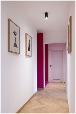 Innenaufnahme einer modernen Praxis – helle und freundliche Architekturaufnahme.
