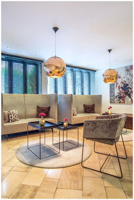 Hotel Lobby Sitzbereich mit Fenstere