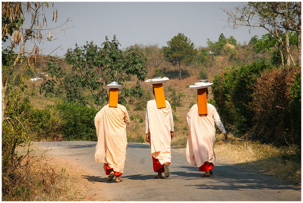 Porträt Nonnen in Myanmar – Ruhe und Spiritualität im Bild.