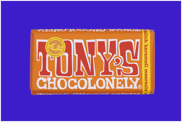 Tonys Schokolade vor lila Hintergrund