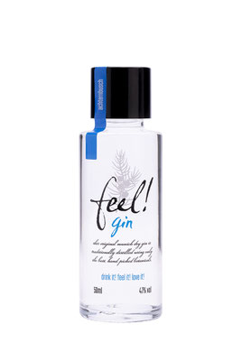 Professioneller Freisteller einer Spirituosenflasche mit klarer Ausleuchtung.
