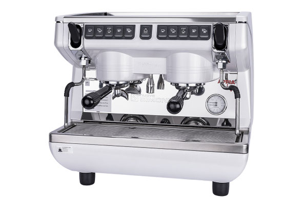 Gastro Kaffeemaschine weiss vor hintergrund weiss
