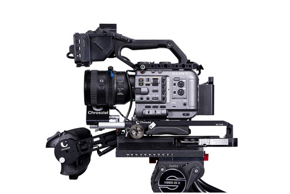 Professioneller Freisteller einer Filmkamera – Produktfotografie für High-End-Equipment.