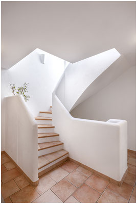 Innenraumaufnahme eines großzügigen Wohnbereichs – Immobilienfotografie für Exposé und Vermarktung.