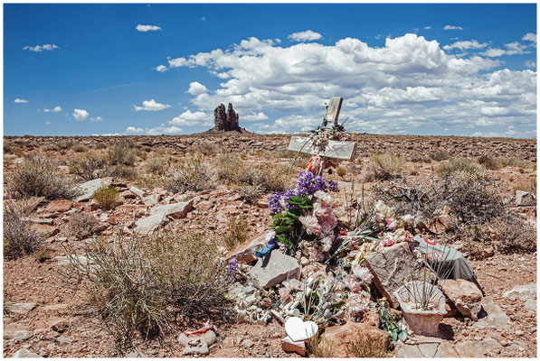 Wüstenstraße mit Weitblick – Landschaft von Arizona