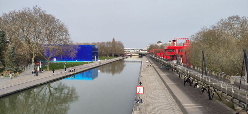 Am Canal de la Villette