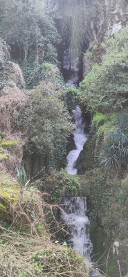 Wasserfall im Buttes Chaumont