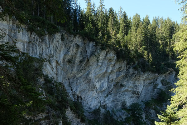 Tolle, überhängende Felsen...