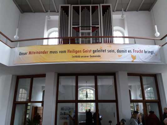 Leitbild unserer Gemeinde: Unser Miteinander muß vom Heiligen Geist geleitet sein, damit es Frucht bringt.