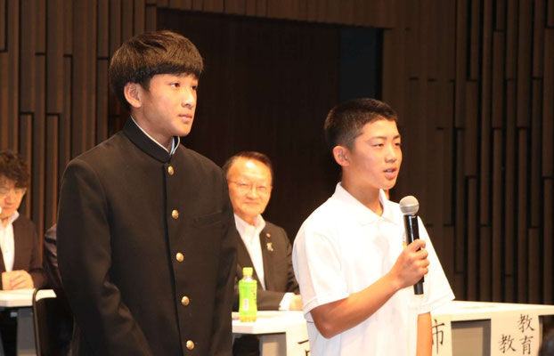 中学生ソフトテニス大会団体戦優勝の中川素晴君、辻來空君