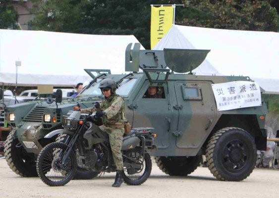 災害派遣の自衛隊車両