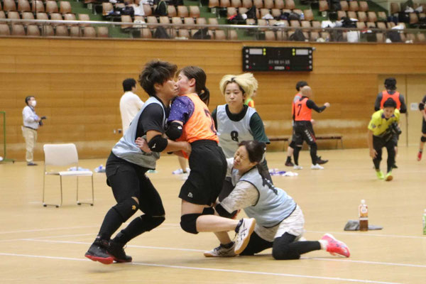 脳筋女子陣闘部Vs.SHABaNI（白）