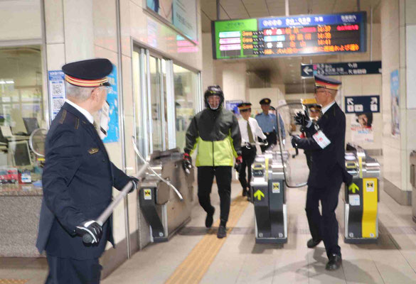 刺すまたで刃物男に対応