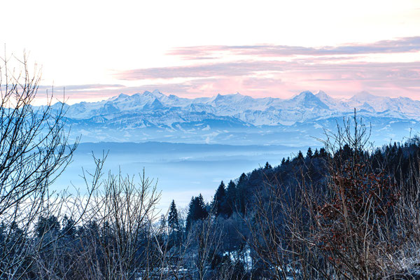 Rechts: Eiger, Mönch und Jungfrau