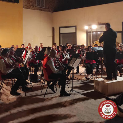 L'esibizione del Corpo Bandistico di Cartoceto durante la rassegna "Domeniche al San Domenico" a Fano.