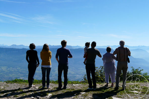 Contemplation familiale - vers le lac d'Aiguebelette (Savoie), Septembre 2010
