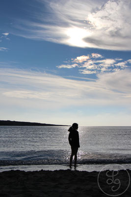 Aya, 9 ans, sur la plage - vers Marseille, Décembre 2018