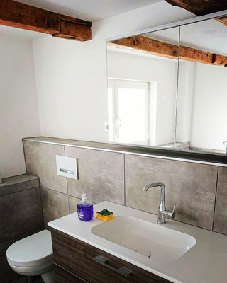 neues Bad in einem uralten Bauernhaus