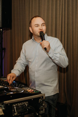 Event DJ Luca Heinken bei Moderation auf Veranstaltung