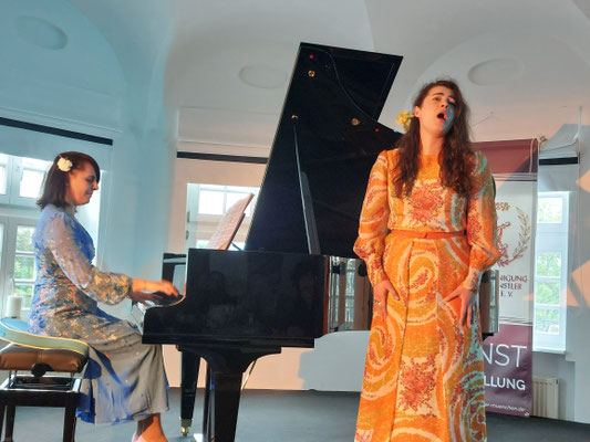Im Spiegel der Romantik: Liedprogramm mit Strauss, Liszt und dem Pullacher Komponisten Joseph Haas, Alissa Firsova am Klavier, Alessia Schumacher Sopran