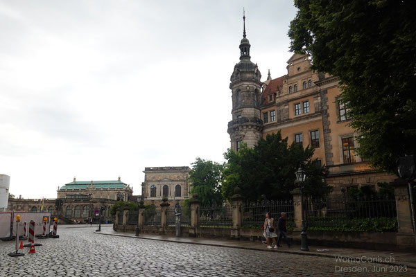 Das Residenzschlosses. Nachdem es im Zweiten Weltkrieg fast vollständig ausbrannte, wurde es wieder aufgebaut und noch heute restauriert.